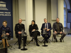 "Powiat odporny na kryzysy. Znaczenie ośrodków interwencji kryzysowej w budowaniu silnych społeczności lokalnych" - konferencja w Biurze RPO, 25 listopada 2025 r., Warszawa: 4