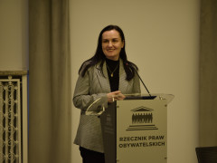 "Powiat odporny na kryzysy. Znaczenie ośrodków interwencji kryzysowej w budowaniu silnych społeczności lokalnych" - konferencja w Biurze RPO, 25 listopada 2025 r., Warszawa: 17