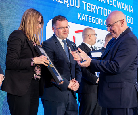 Związek Powiatów Polskich uhonorowany Nagrodą im. Kazimierza Wielkiego za zasługi na rzecz współpracy samorządowo-bankowej