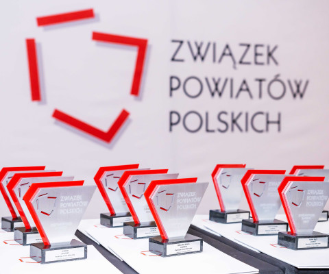 Najlepsze samorządy powiatowe w Polsce – wyniki Ogólnopolskiego Rankingu Powiatów i Miast na prawach powiatu 2025