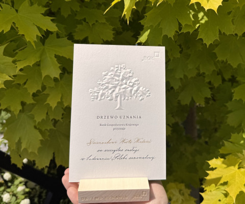 Dziennik Warto Wiedzieć z wyróżnieniem BGK „Drzewko Uznania”