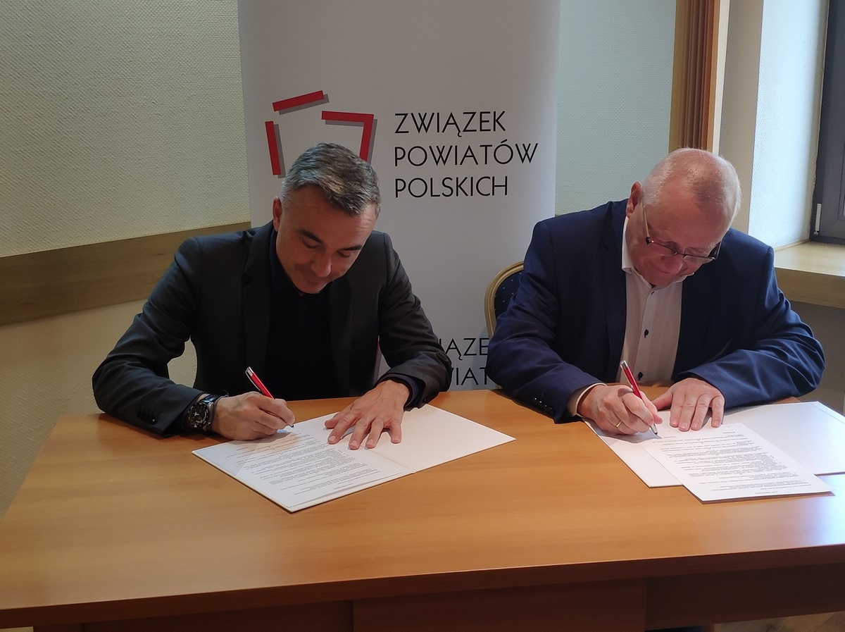 Związek Powiatów Polskich nawiązał współpracę z Wyższą Szkołą Bankową w Warszawie